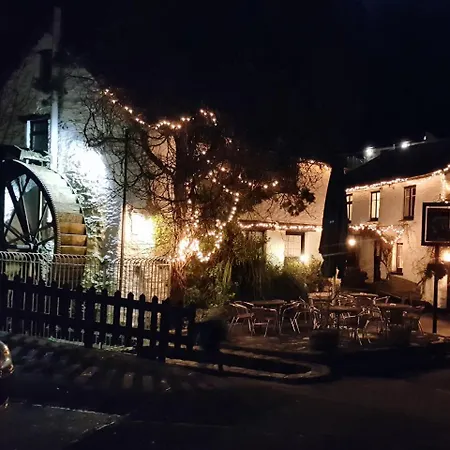 The Crumplehorn & Mill