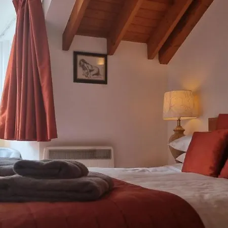 Nocleg ze śniadaniem The Crumplehorn & Mill 4*